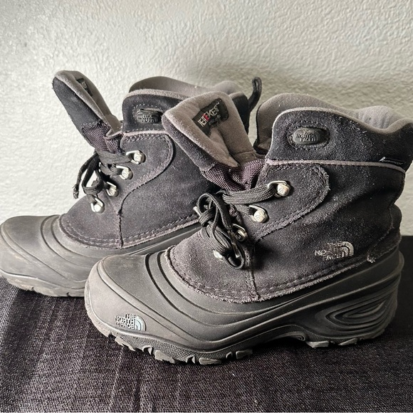 The North Face HeatSeeker Black Suede/Rubber Winter Boots Size US 4 Youth VGC - Picture 4 of 7